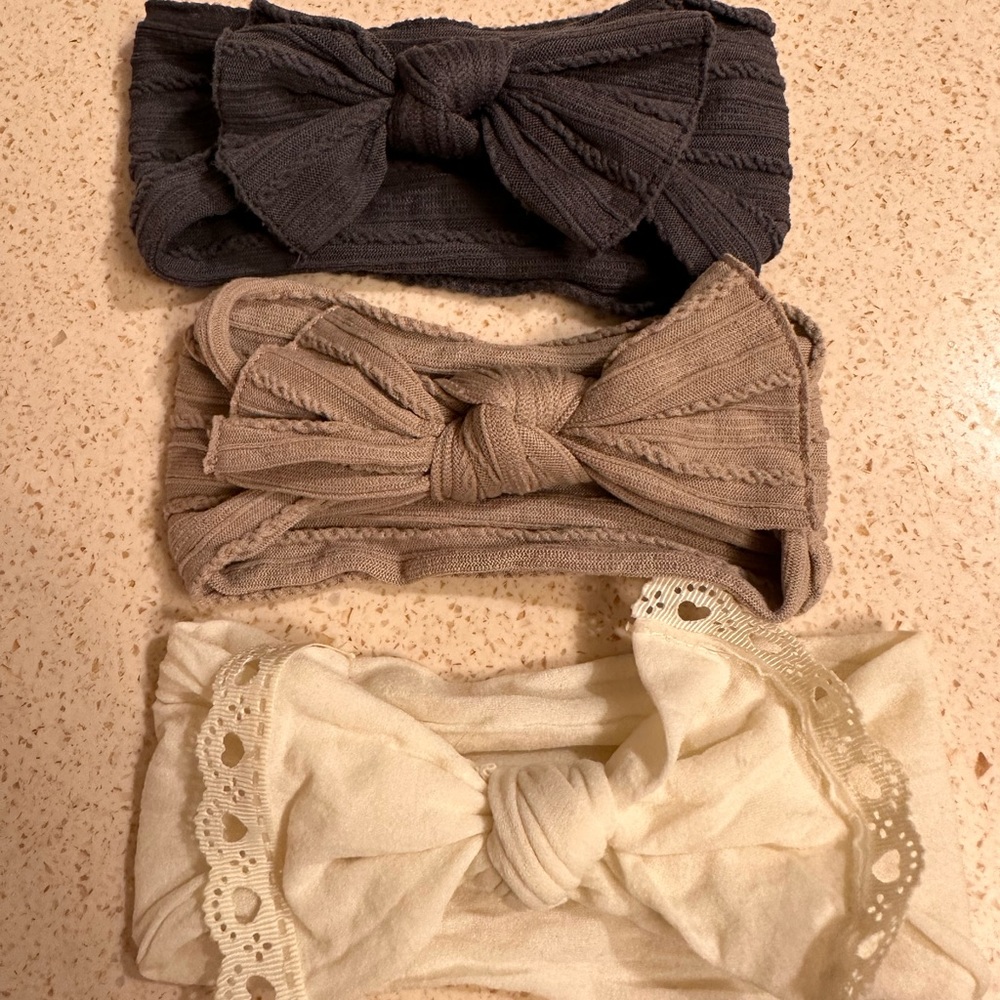 Baby bling bows, set of 3, fit perfectly newborn/preemie to 5-6m! EUC no flaws